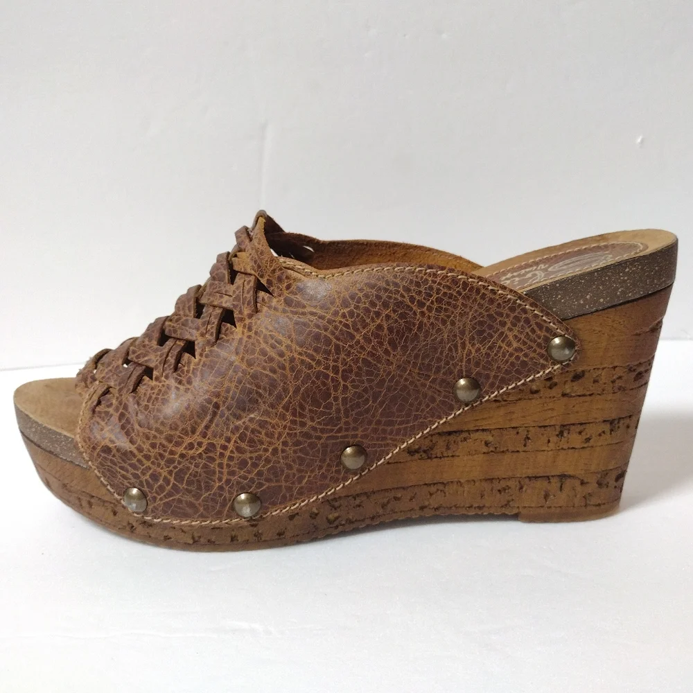 Sbicca Vintage Women's Genesis Woven Leather Slip-On Platform Wedge Sandals 41